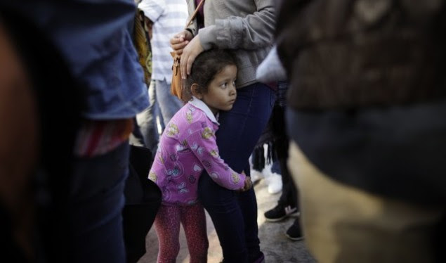 Mbi 500 fëmijë migrantë kthehen te familjet e tyre në SHBA