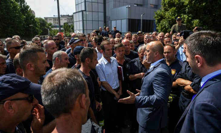 Haradinaj nervozohet kur njëri nga protestuesit e quan “hajn”