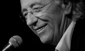 Vdiq këngëtari i njohur që kishte refuzuar të këndonte në Beograd