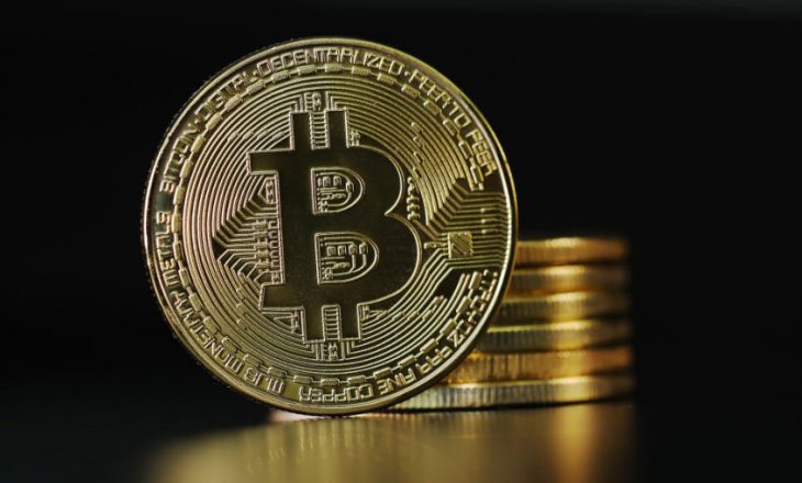 Shefi i ‘Wall Street’ rekomandon të përdoret bitcoini
