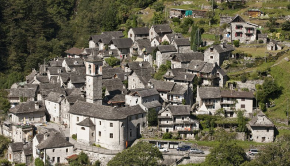 Fshati zvicerian që do të kthehet në hotel për turistët