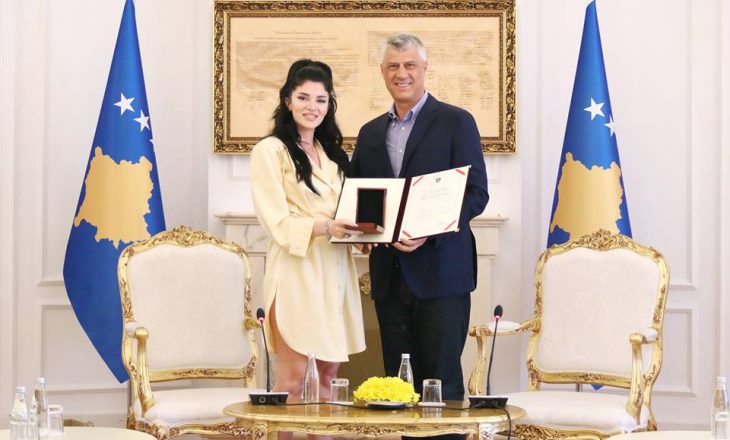 Sociologu që tha se Era nuk meriton medalje presidenciale – kundërshtarët i quan analfabetë