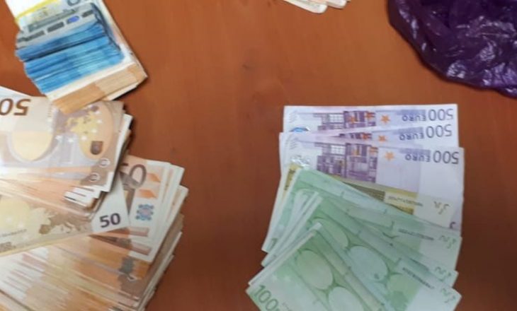I ikë Policisë – Arrestohet 37-vjeçari, të cilët iu gjetën 30 mijë e 500 euro cash