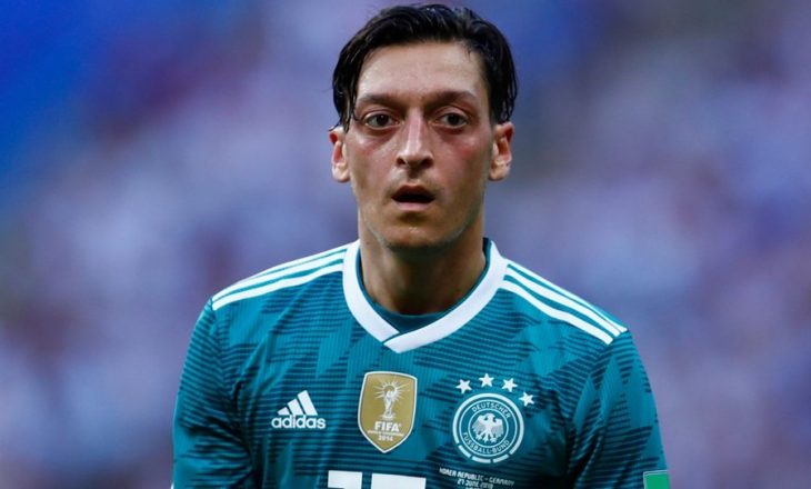 Ozili sulmohet sërish – “Largimi i tij, lajm i shkëlqyer për Gjermaninë”