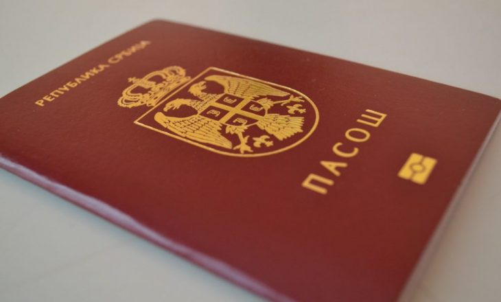 Për rregullimin e pasaportës së Serbisë ia mori 500 euro dhe një veturë