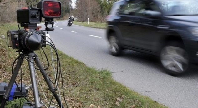 Kapen në Zvicër dy kosovarë që ngisnin veturat me shpejtësi deri në 150 km/h