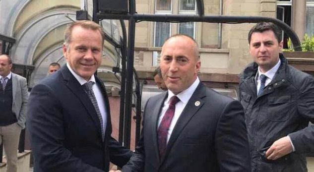 Shpërthejnë pakënaqësitë lidhur me marrjen e meritave për vizat – reagon këshilltari i Haradinajt