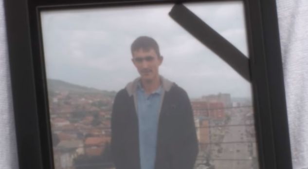 Rrëfimi i familjarëve për të riun që e mbyti rrufeja