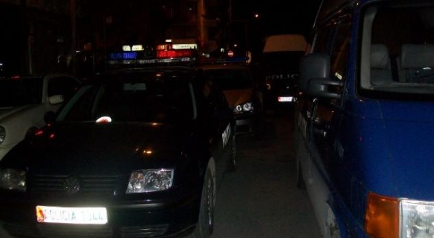 Pas sherrit me policin, 37 vjeçari shqiptar e shtyp me makinë dhe largohet!