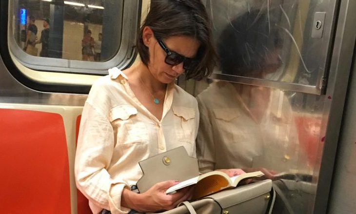 Aktorja me pasuri prej miliona dollarë – por udhëton me metro