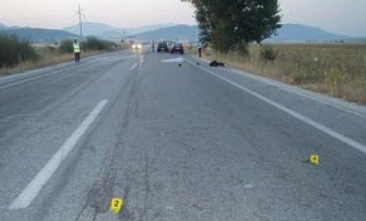 Vdes një shoferi i motorit pas aksidentit me një veturë