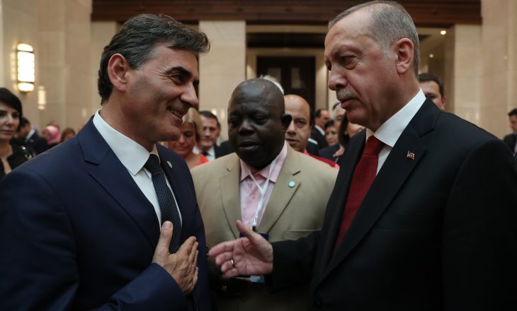 Ministri nga Kosova takohet me Erdoganin