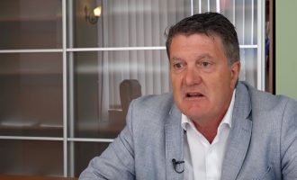 Zeka:”Disa ambasadorë në Kosovë sillen si pa tru”