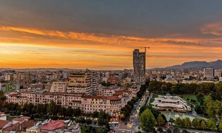 Këtij populli i duhen më shumë libra, këngë, komedi, piktura, pak politikë