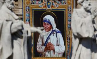 Shën Tereza në mesin e 20 grave më të rëndësishme të historisë botërore