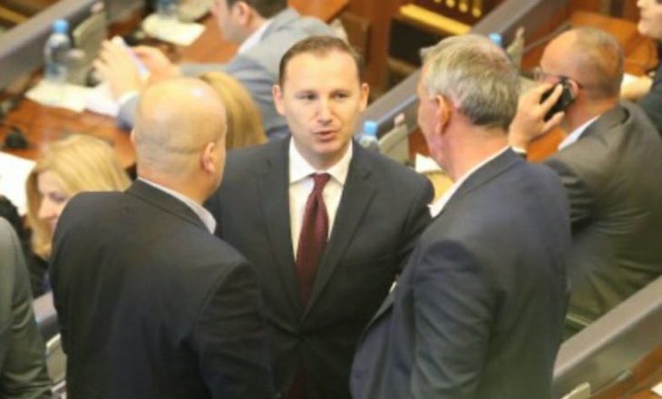 Deputeti i LDK-së, Pacollit e Thaçit: Aman lëreni lobimin se horë na bëtë
