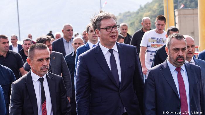 Vuçiq në Kosovë, rehabiliton Milosheviqin