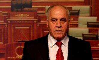 Adem Salihaj e quan Lutfi Hazirin vegël të Hashim Thaçit