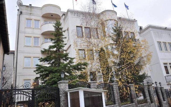 Qeveria paguan peletin për shtëpinë e Ukë e Mendim Rugovës
