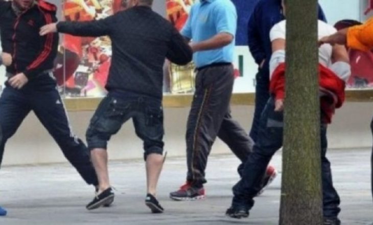 Rrahje masive mes të miturve në Vushtrri, arrestohen katër persona