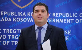 Lirohet nga detyra ministri Bajram Hasani