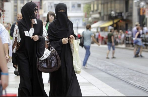 Kantoni në Zvicër do të votojë për ndalimin e mbulesës së grave myslimane