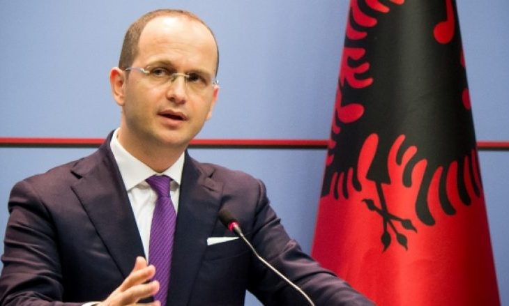 Bushati i reagon Ramës: Të marrim përgjegjësi para se t’i fyejmë shqiptarët