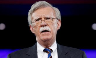 Bolton: Thaçi e Vuçiq e kanë shqyrtuar mundësinë për korrigjim territorial