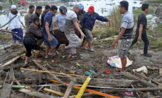 Të paktën 832 të vdekur nga tërmeti shkatërrues dhe cunami