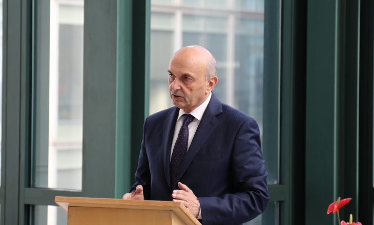 Reagon Isa Mustafa: Takimi me Kurtin po u pengon atyre që e zhvatën Kosovën