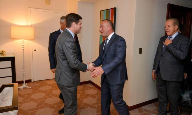 Haradinaj në takim me Mitchell: Askush nuk humb me anëtarësimin e Kosovës në INTERPOL