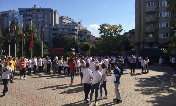 Aksioni “Ta pastrojmë Kosovën” nis edhe në Mitrovicë