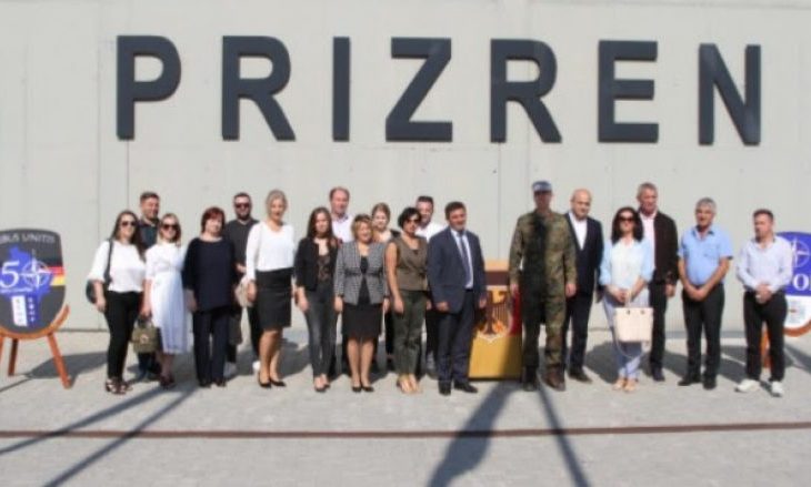 Kontingjenti gjerman i KFOR-it largohet nga Prizreni, vendoset në Prishtinë