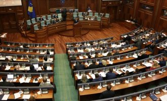 Seanca e thirrur nga opozita mbahet në orën 19:30