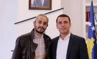 Alban Muja është emëruar nga Ministri Gashi për ta përfaqësuar Kosovën në Bienalen e Venedikut 2019