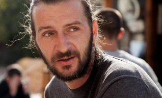 Rron Qena: Detyra e artistit është të gjej të bukurën aty ku nuk është