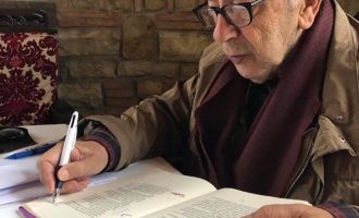 Kadare sjell librin më të ri në Panarin e Librit në Tiranë