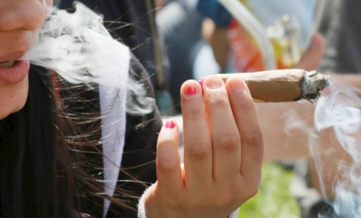 ​Vajzës së mitur i gjendet marihuanë në oborrin e saj