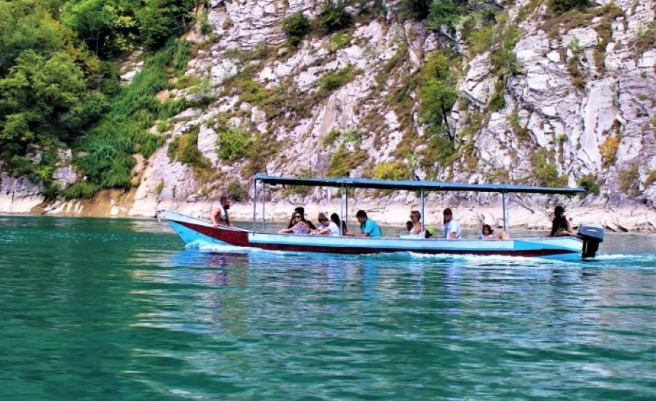 Mrekullia e liqenit të Komanit dhe lumit Shala