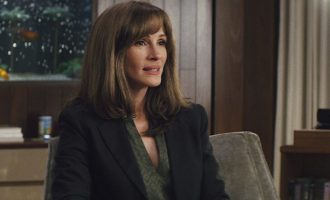 Julia Roberts i përkrah refugjatët