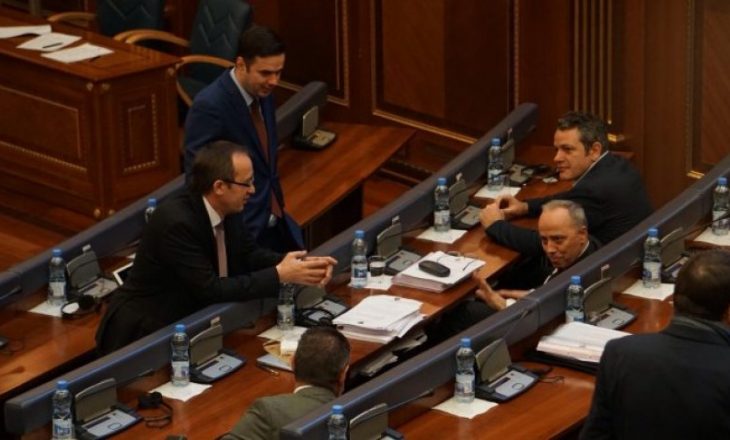 “LDK në negociata me deputetë të koalicionit për rrëzimin e Qeverisë”