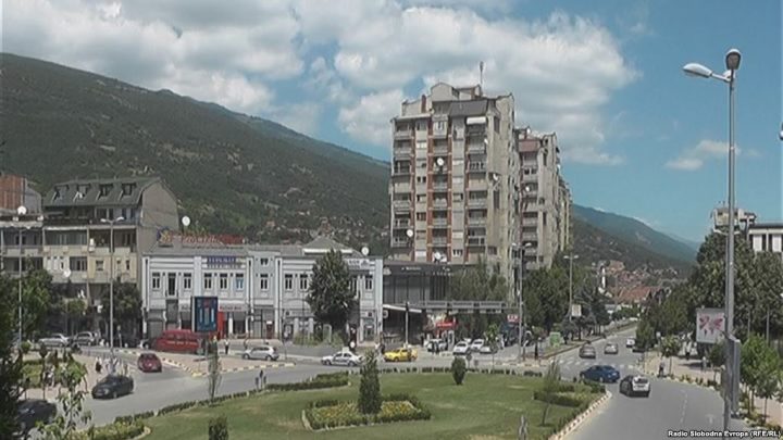 Burri vret gruan dhe plagos taksistin në Tetovë