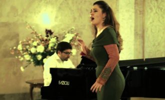 Mezzo-sopranoja Flaka Goranci me solo koncert në Amfiteatrin e Bibliotekës Universitare të Kosovës