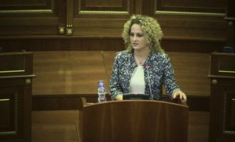 10 euro në muaj për fëmijët  – propozimi i Donika Kadaj-Bujupit në Kuvend
