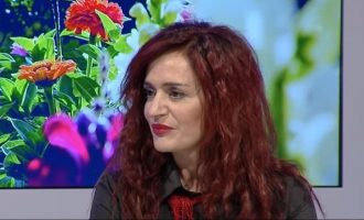 Erenestina Gjergji Halili merr çmimin ‘Gjergj Fishta’