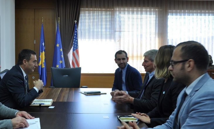 Ministri Bytyqi priti drejtorin e parë të USAID-it në Kosovë