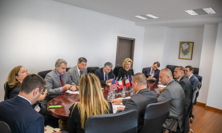 Haradinaj në takim me ambasadorët: Kosova është në rrugën e duhur për vizat