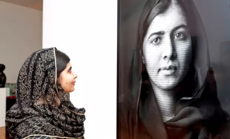 Galeria Kombëtare zbulon portretin e Malala Yousafzai