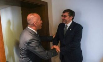 Matthew Palmer sot në Kosovë, takohet me krerët e shtetit