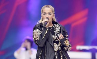 Rita Ora njofton hitin e ri me grupin e famshëm